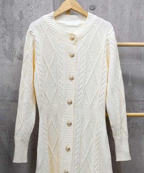 ケーブル編みニットワンピースミニ丈韓国風 ゴールドボタンショートワンピース レディース 大人きれいめ フェミニン ロング丈ニットカーディガン 着やせセータードレス 2NVRJ-014