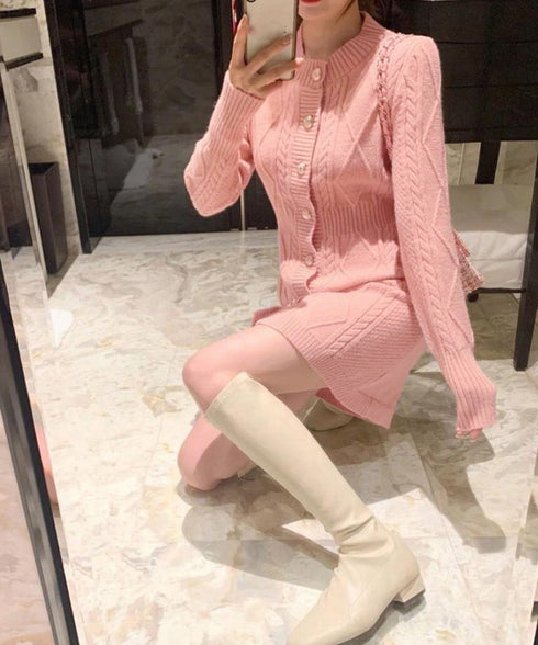 ケーブル編みニットワンピースミニ丈韓国風 ゴールドボタンショートワンピース レディース 大人きれいめ フェミニン ロング丈ニットカーディガン 着やせセータードレス 2NVRJ-014