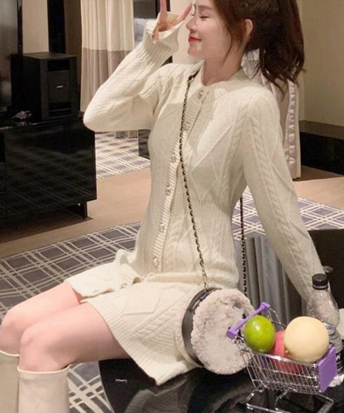 ケーブル編みニットワンピースミニ丈韓国風 ゴールドボタンショートワンピース レディース 大人きれいめ フェミニン ロング丈ニットカーディガン 着やせセータードレス 2NVRJ-014