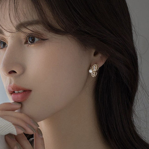 ピアス レディース バタフライピアス韓国 フェイクパールピアス 上品 キラキラ パーティーアクセサリー 清楚 ジュエリー 華奢 小ぶりピアス フェミニン 耳飾り 2TEKANG-001