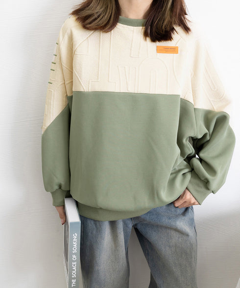 エンボスロゴスウェット春秋長袖トレーナー クルーネック 大人可愛い スウェットシャツ レディース アメカジ ゆったりプルオーバー カジュアルトップス 体型カバー服 2YIGULI-035