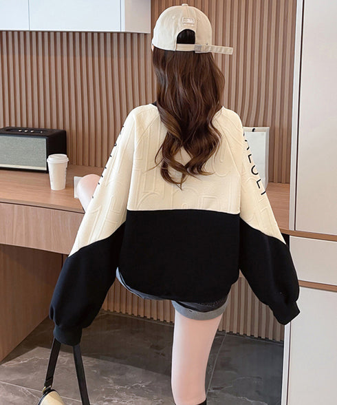 エンボスロゴスウェット春秋長袖トレーナー クルーネック 大人可愛い スウェットシャツ レディース アメカジ ゆったりプルオーバー カジュアルトップス 体型カバー服 2YIGULI-035