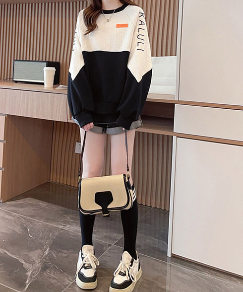 エンボスロゴスウェット春秋長袖トレーナー クルーネック 大人可愛い スウェットシャツ レディース アメカジ ゆったりプルオーバー カジュアルトップス 体型カバー服 2YIGULI-035