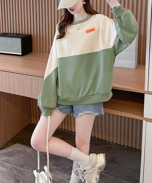 エンボスロゴスウェット春秋長袖トレーナー クルーネック 大人可愛い スウェットシャツ レディース アメカジ ゆったりプルオーバー カジュアルトップス 体型カバー服 2YIGULI-035