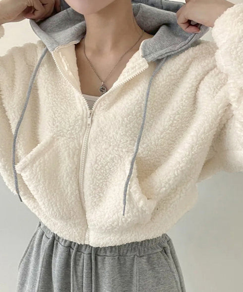 暖かいボアパーカー ジップアップブルゾン 韓国風 ふわふわフーディ ショート丈パーカー レディース クロップド 厚手フリースジャケットもこもこ ライトアウター軽量 2YIGULI-038