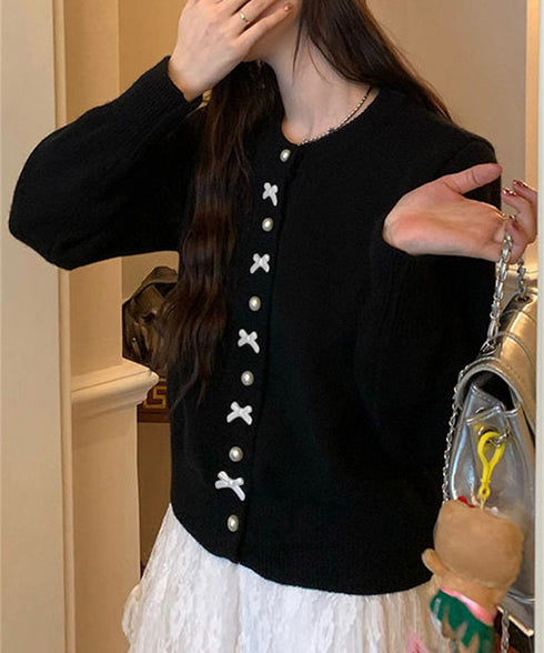 リボンニットカーディガンパールボタン無地 ニットセーターレディース クルーネック デザインニット ガーリーきれいめフェミニン秋服 韓国風 大人可愛いニットトップス 2YIKE-008