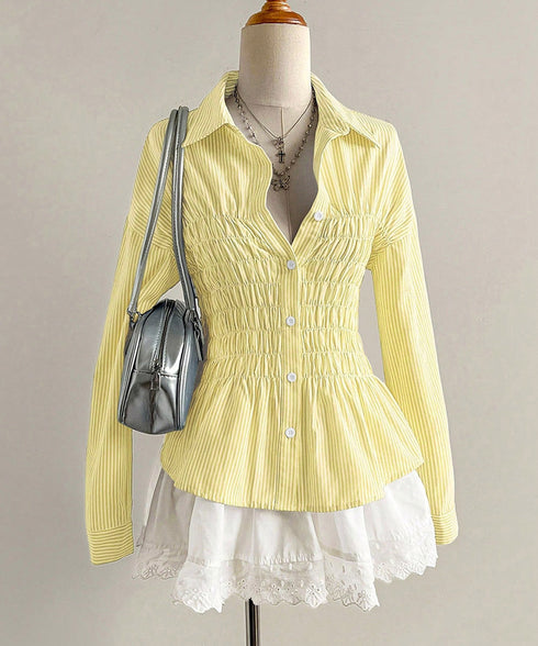 ストライプ柄シャーリングシャツ襟付き長袖 オフィスカジュアル シャツブラウス着やせ きれいめトップス ウエストマークお洒落 ギャザーシャツ ペプラムフレアブラウス 2YIYAL-001