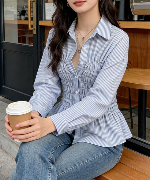 ストライプ柄シャーリングシャツ襟付き長袖 オフィスカジュアル シャツブラウス着やせ きれいめトップス ウエストマークお洒落 ギャザーシャツ ペプラムフレアブラウス 2YIYAL-001
