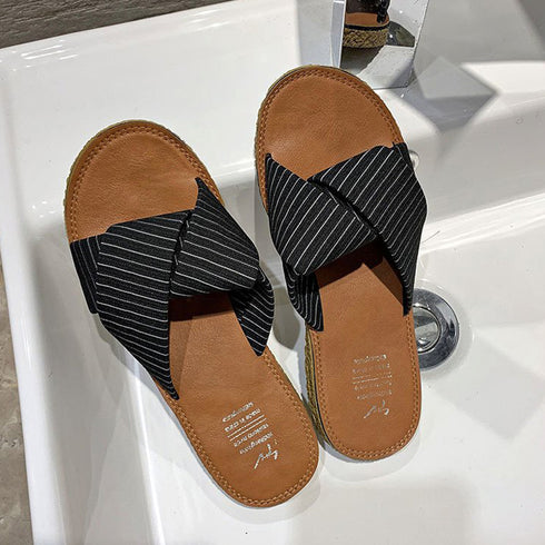 ぺたんこサンダル レディース フラット クロスストラップサンダル 可愛い リゾートサンダル 夏海 ビーチサンダル 韓国風 サマーサンダル 靴 ペタンコ 3JIANLONG-030