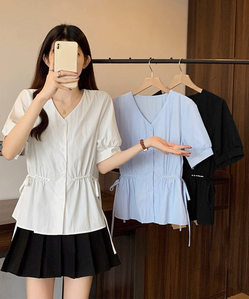 ドロストシャツブラウス パール付夏服半袖 Vネックブラウス ウエストマーク 大人可愛いシャツ白 オフィスカジュアル 着やせゆったり ギャザーシャツ ウエストリボン 3MEILIXQ-003