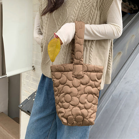 ミニトートバッグ パステルカラー 韓国 キルティングトート お散歩バッグ 花柄ステッチ 大人可愛い バケツバッグ 縦型 ハンドバッグ 手提げカバン おしゃれ 3SBAOB-015