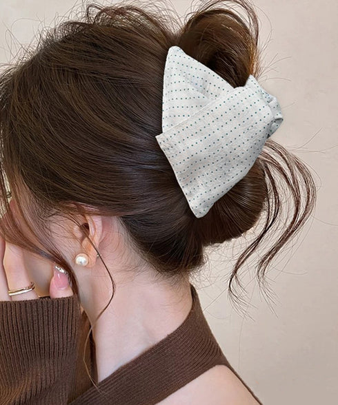 ヘアクリップ大きめアクリルバンスクリップ 可愛い ドット柄 レディース 髪飾り韓国風 上品 アクセサリー 大人っぽい ヘアアクセ フェミニンプチプラ 617XW-003