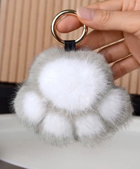 足跡キーホルダー もこもこファーチャーム ふわふわバッグチャーム リング付き 猫の肉球キーリング キーチェーン可愛いバッグ飾り 鞄アクセサリーお洒落ミニチャーム 6ERHANG-001