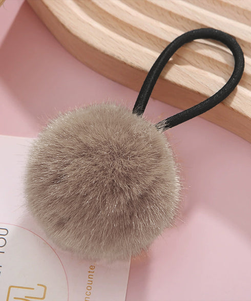 ファーヘアゴム ポンポンヘアアクセ韓国風 レディースふわふわ可愛い髪飾りモコモコボリュームファーポニー 秋冬トレンド ワンポイント髪留め簡単まとめ髪ゴム 手首飾り 6KANYX-004
