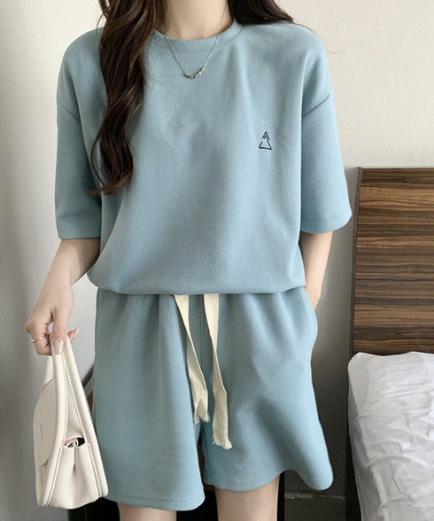 ワンポイントロゴTシャツセットアップ夏服 ゆったり半袖トップス ショートパンツ上下セット リラックスルームウェア カジュアル ワンマイルウェア 韓国風 大人可愛い 6YYG-009