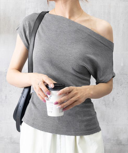 オフショルダーカットソー サイドギャザー ワンショルダーtシャツ レディース ボートネック 肩見せTシャツ 薄手夏t 大人カジュアル 半袖夏服 ボーダーtシャツ 6CCFS-002