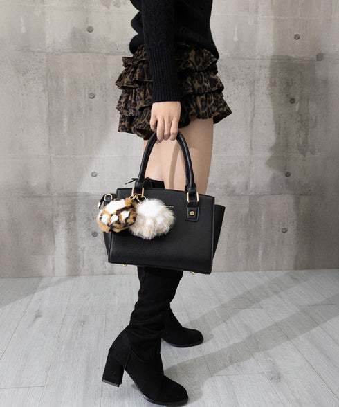 足跡キーホルダー もこもこファーチャーム ふわふわバッグチャーム リング付き 猫の肉球キーリング キーチェーン可愛いバッグ飾り 鞄アクセサリーお洒落ミニチャーム 6ERHANG-001