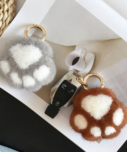 足跡キーホルダー もこもこファーチャーム ふわふわバッグチャーム リング付き 猫の肉球キーリング キーチェーン可愛いバッグ飾り 鞄アクセサリーお洒落ミニチャーム 6ERHANG-001
