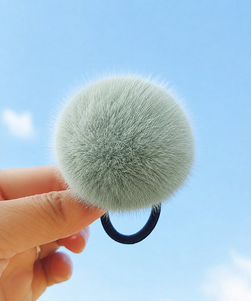 ファーヘアゴム ポンポンヘアアクセ韓国風 レディースふわふわ可愛い髪飾りモコモコボリュームファーポニー 秋冬トレンド ワンポイント髪留め簡単まとめ髪ゴム 手首飾り 6KANYX-004