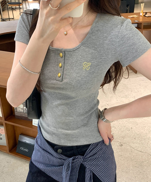 ヘンリーネック 半袖Tシャツワンポイント レディースタイトトップス細見え 刺しゅうロゴtシャツフロントボタンリブカットソー大人可愛いサマーニットカジュアルきれいめ 6MZYP-001