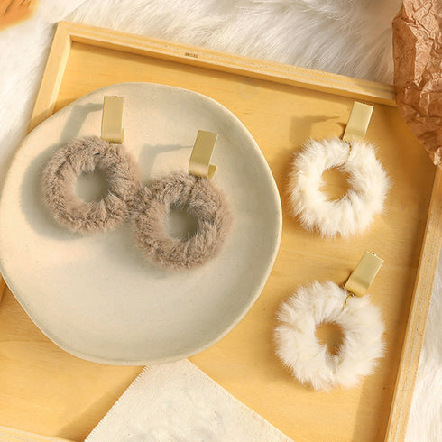 リングピアス レディース ファー付き リングピアス レディース ファー付き アクセサリー もこもこ 揺れるピアス 小物 サークルピアス 秋冬 6QQ-001