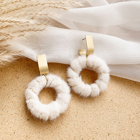 リングピアス レディース ファー付き リングピアス レディース ファー付き アクセサリー もこもこ 揺れるピアス 小物 サークルピアス 秋冬 6QQ-001