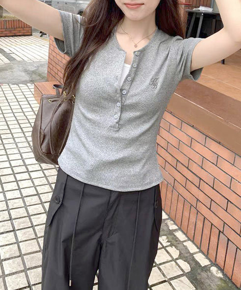 ヘンリーネックTシャツワンポイントロゴt 細見えリブトップス ハーフボタン コンパクトTシャツ 華奢見え刺しゅう 半袖カットソー 韓国風 大人カジュアル春夏服無地 6SLSHUM-001