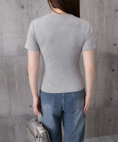 ヘンリーネックTシャツワンポイントロゴt 細見えリブトップス ハーフボタン コンパクトTシャツ 華奢見え刺しゅう 半袖カットソー 韓国風 大人カジュアル春夏服無地 6SLSHUM-001