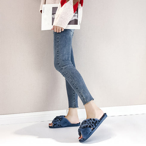 ファーサンダル レディース レオパード柄 ファースリッパ あったか 滑り止め ヒョウ柄 秋冬 フラットサンダル 室内履き ふわふわクロスストラップ ルームシューズ 6TMEI-001