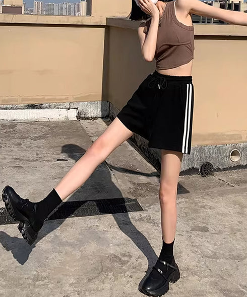 スウェットショートパンツサイドライン夏服 カジュアル スポーティー短パン 美脚脚長ハーフパンツ ゆったり夏ボトムス リラックス着やせ 楽ちんハイウエストショーパン 6YYG-008