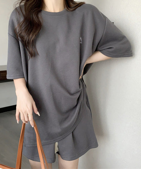 ワンポイントロゴTシャツセットアップ夏服 ゆったり半袖トップス ショートパンツ上下セット リラックスルームウェア カジュアル ワンマイルウェア 韓国風 大人可愛い 6YYG-009