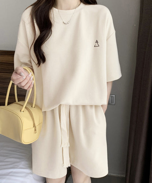 ワンポイントロゴTシャツセットアップ夏服 ゆったり半袖トップス ショートパンツ上下セット リラックスルームウェア カジュアル ワンマイルウェア 韓国風 大人可愛い 6YYG-009