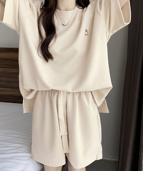 ワンポイントロゴTシャツセットアップ夏服 ゆったり半袖トップス ショートパンツ上下セット リラックスルームウェア カジュアル ワンマイルウェア 韓国風 大人可愛い 6YYG-009