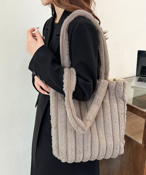 トートバッグ A4サイズ鞄 ファーバッグ 軽量 エコファーバッグ スクエア ボアバッグ もこもこ トート冬 ふわふわ 大容量ハンドバッグ カジュアル 縦ライン 鞄 77KK-001