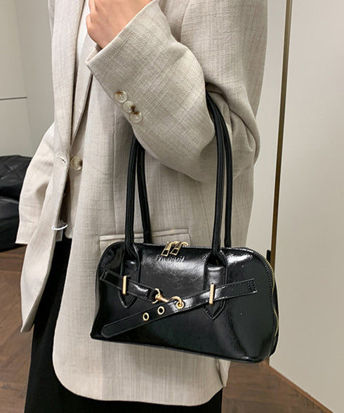 トートバッグ レディース フェイクレザー ショルダーバッグ 2way きれいめカジュアル ハンドバッグ おしゃれ 大人可愛い エナメルバッグ ツヤ感 斜め掛け鞄 77CHTAO-001