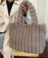トートバッグ 秋冬 ファーバッグ 大容量 肩掛けバッグ ふわふわ a4対応 ハンドバッグ 大人可愛い 通勤通学 手提げかばん 縦ライン エコファーバッグ 2way 77MENGL-002