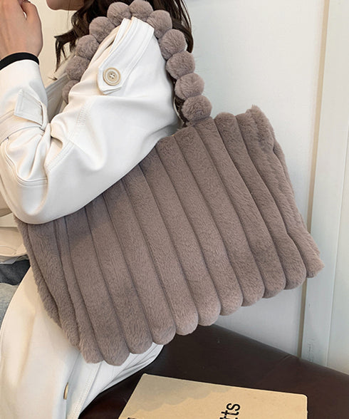 トートバッグ 秋冬 ファーバッグ 大容量 肩掛けバッグ ふわふわ a4対応 ハンドバッグ 大人可愛い 通勤通学 手提げかばん 縦ライン エコファーバッグ 2way 77MENGL-002