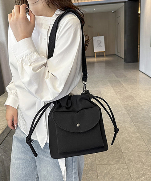 ショルダーバッグ 2wayバケットバッグ 軽量 キャンバスショルダー 韓国風 斜めがけバッグ 大人カジュアル 手提げバッグ ドローストリング 帆布BAG スクエア 77YD-001