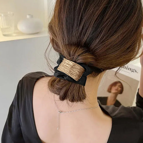 プレート付きシュシュ 大人っぽいヘアゴム まとめ髪 ヘアアクセサリー ポニーテールゴム オフィスカジュアル 韓国ファッション きれいめ お団子 ヘア グッズ 簡単 80JUNSHAN-009