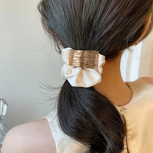 プレート付きシュシュ 大人っぽいヘアゴム まとめ髪 ヘアアクセサリー ポニーテールゴム オフィスカジュアル 韓国ファッション きれいめ お団子 ヘア グッズ 簡単 80JUNSHAN-009