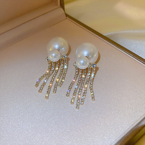 ピアス フェイクパール レディース結婚式 おしゃれ パーティーピアス キラキラ ラインストーン 揺れる 結婚式アクセサリー 韓国 パールバックキャッチ ピアス上品 80BYU-020