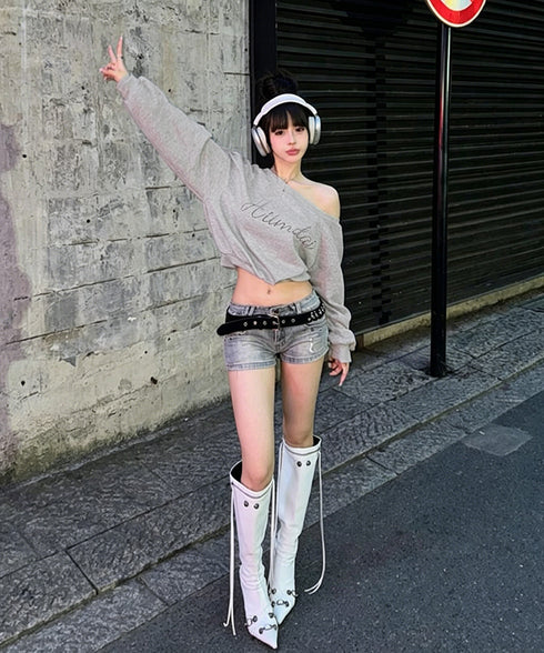 ビジューロゴオフショルスウェットトップス ワンショルトレーナーレディース 韓国風長袖プルオーバー 大人可愛い着やせトップス おしゃれカジュアル春秋服 肩出しお洒落 80CAIDD-001