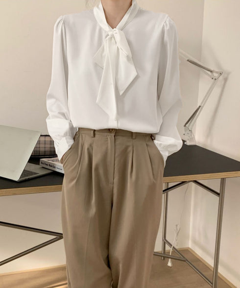 ボウタイブラウスリボンレディースきれいめ とろみブラウス オフィスカジュアル 通勤服体型カバー タイネックトップス 入学式卒業式 リボンタイブラウス長袖 上品春服 80GEGE-003