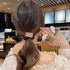 プレート付きシュシュ 大人っぽいヘアゴム まとめ髪 ヘアアクセサリー ポニーテールゴム オフィスカジュアル 韓国ファッション きれいめ お団子 ヘア グッズ 簡単 80JUNSHAN-009