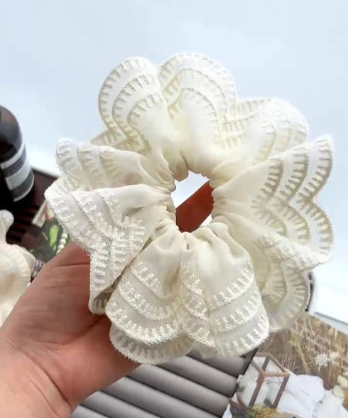 ボリュームレースシュシュ 韓国風ヘアゴム レディース 大人かわいい ヘアアクセ フェミニン ヘアグッズ 甘めスタイル 髪飾り おしゃれ まとめ髪 オルチャン髪ゴム 80JUNSHAN-011