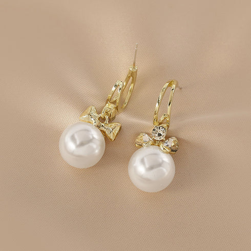 ピアス 韓国 揺れる パールリボンピアス 大粒ピアス レディース 一粒フェイクパール 大ぶりピアス 結婚式 披露宴 アクセサリー プチプラ おしゃれ 耳飾り女性 80MINGHANG-004