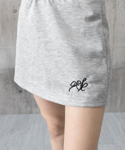 ガーリーセットアップ ワンオフショルダー Y2Kセット 肩見せ ワンポイントトップス ミニスカート 半袖Tシャツロゴ デート服 韓国っぽい 夏服セット スクール風 80YIKLI-002