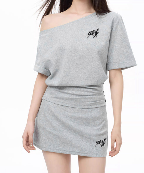 ガーリーセットアップ ワンオフショルダー Y2Kセット 肩見せ ワンポイントトップス ミニスカート 半袖Tシャツロゴ デート服 韓国っぽい 夏服セット スクール風 80YIKLI-002