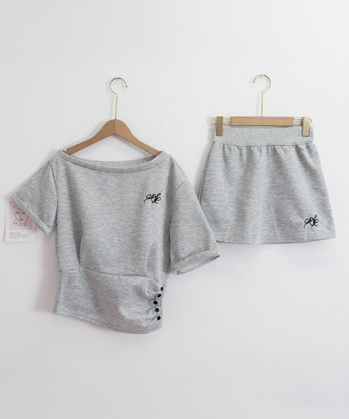 ガーリーセットアップ ワンオフショルダー Y2Kセット 肩見せ ワンポイントトップス ミニスカート 半袖Tシャツロゴ デート服 韓国っぽい 夏服セット スクール風 80YIKLI-002
