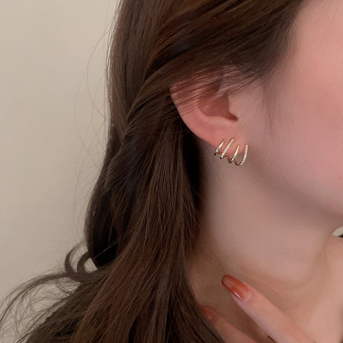 キラキラ ピアス 韓国風 イーグルクロー スタッドピアス レディース スタイリッシュ フォークピアス おしゃれ アーチ型ピアス かぶらない 珍しい 80YUNNIAN-001